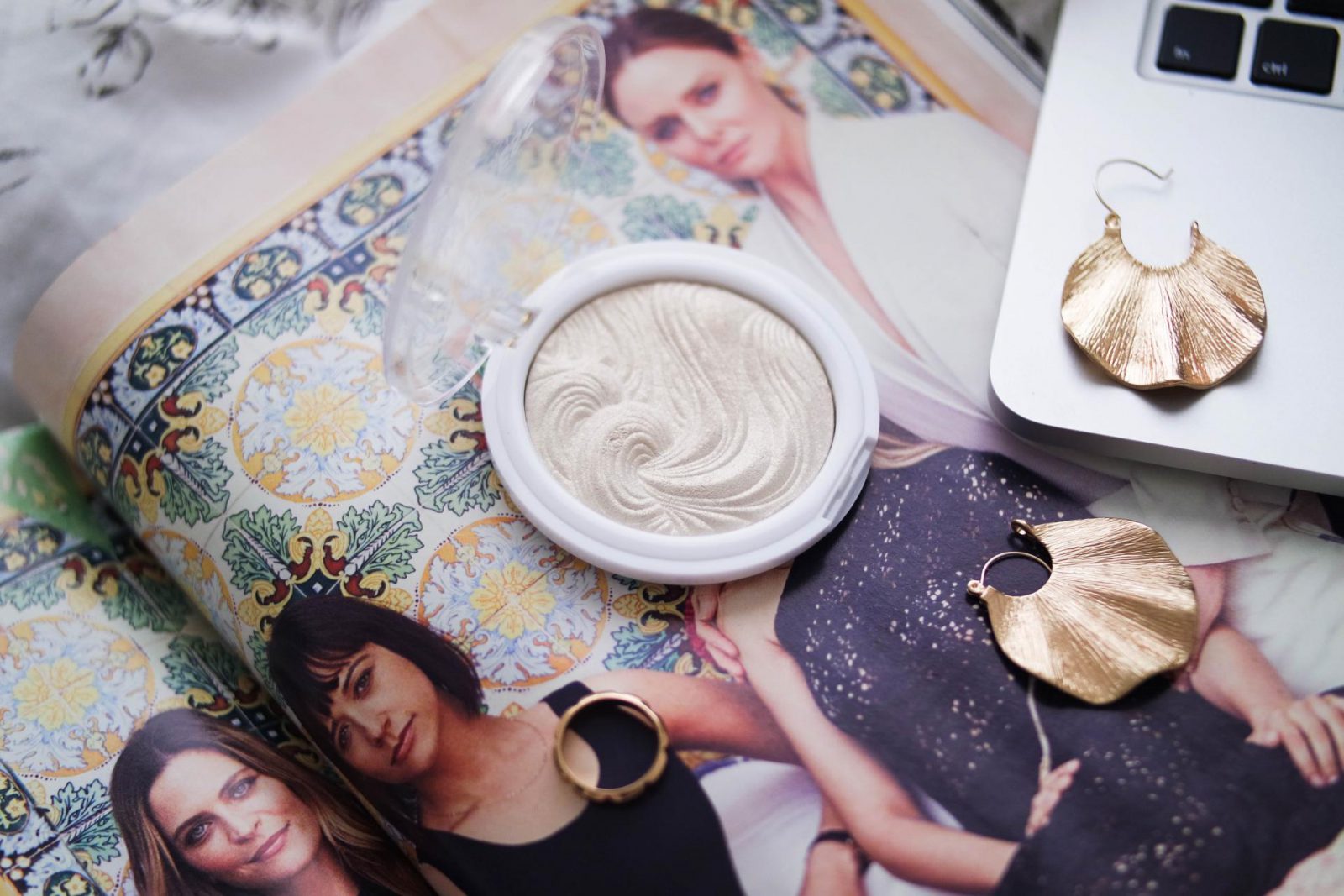 new beauty favourites MUA highlighter