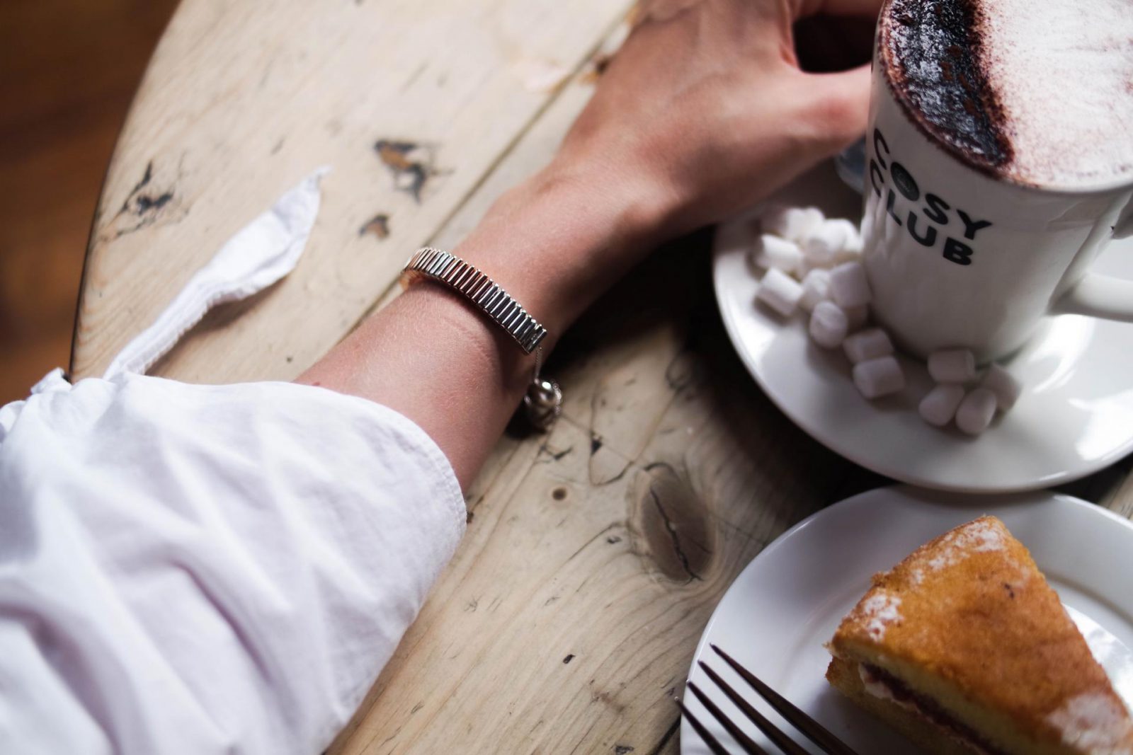 The-Friendship-Bracelet-An-Unbreakable-Bond-Links-of-London