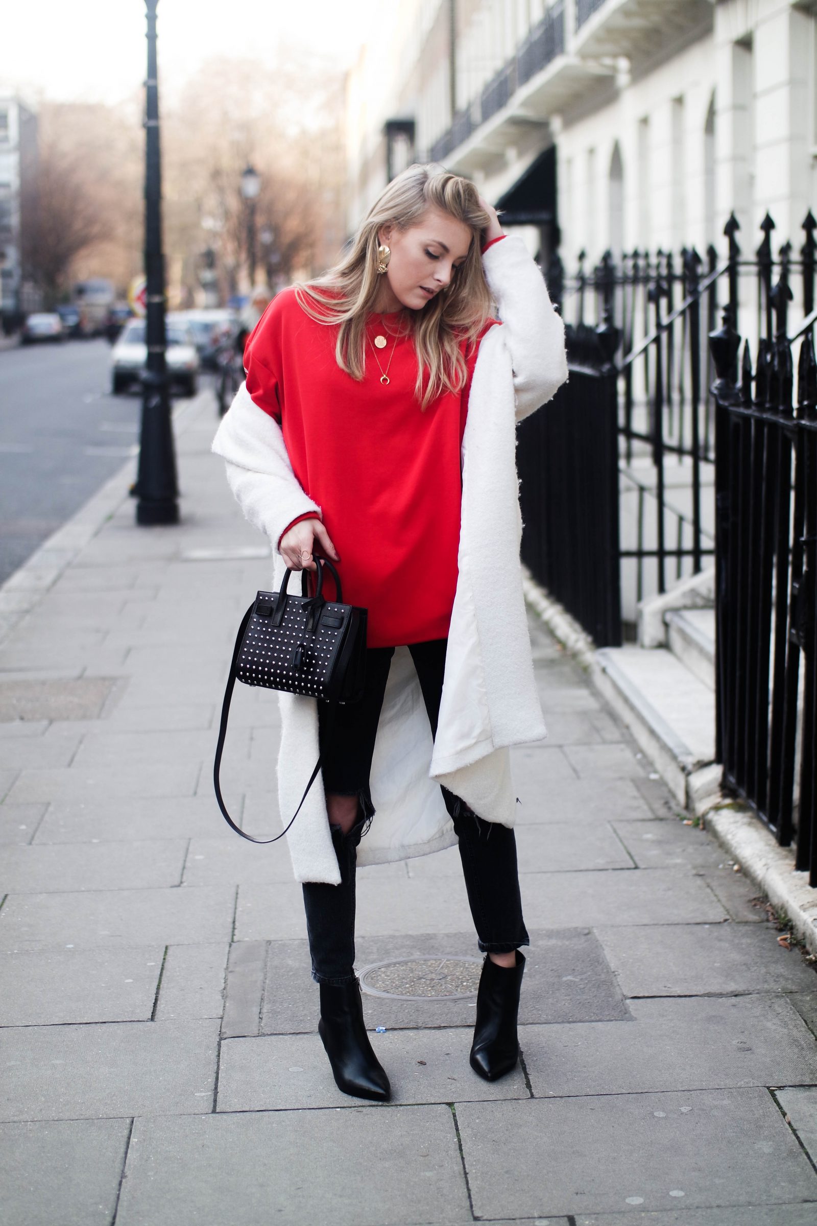 LFW DAY 2 - Red Alert - Street Style