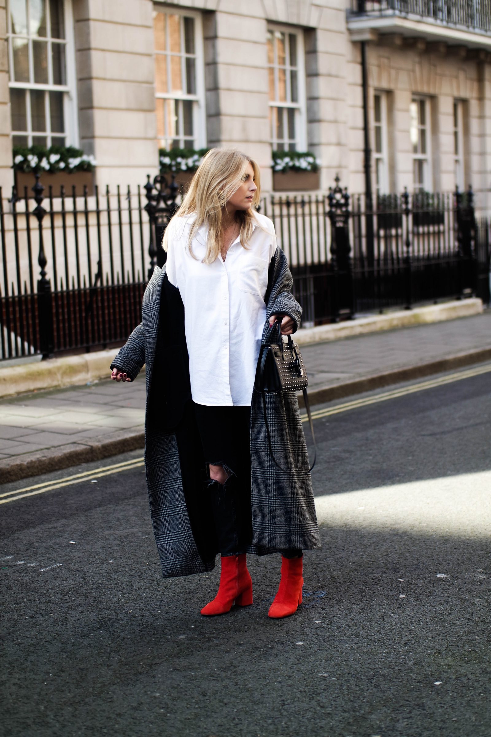 LFW Day 3 Keeping It Monochrome - Fashion Blogger