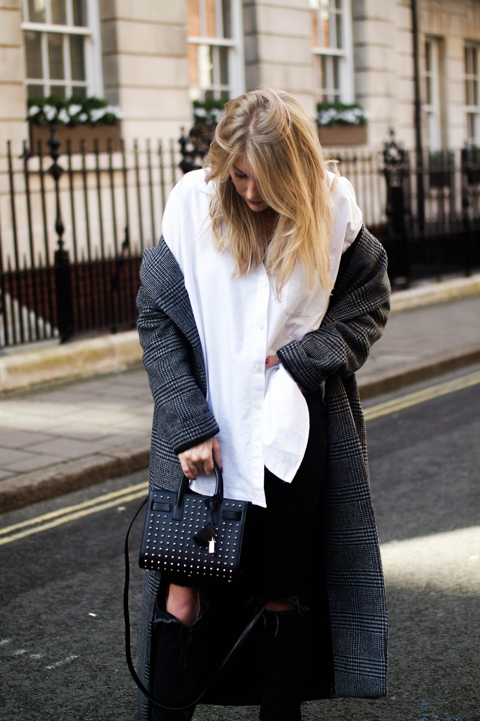 LFW Day 3 Keeping It Monochrome - Street Style