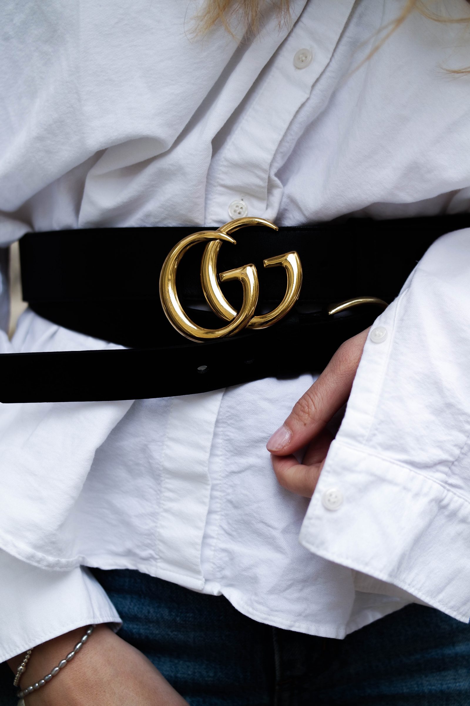 The New Way To Wear Your Statement Belt - Gucci Logo Belt