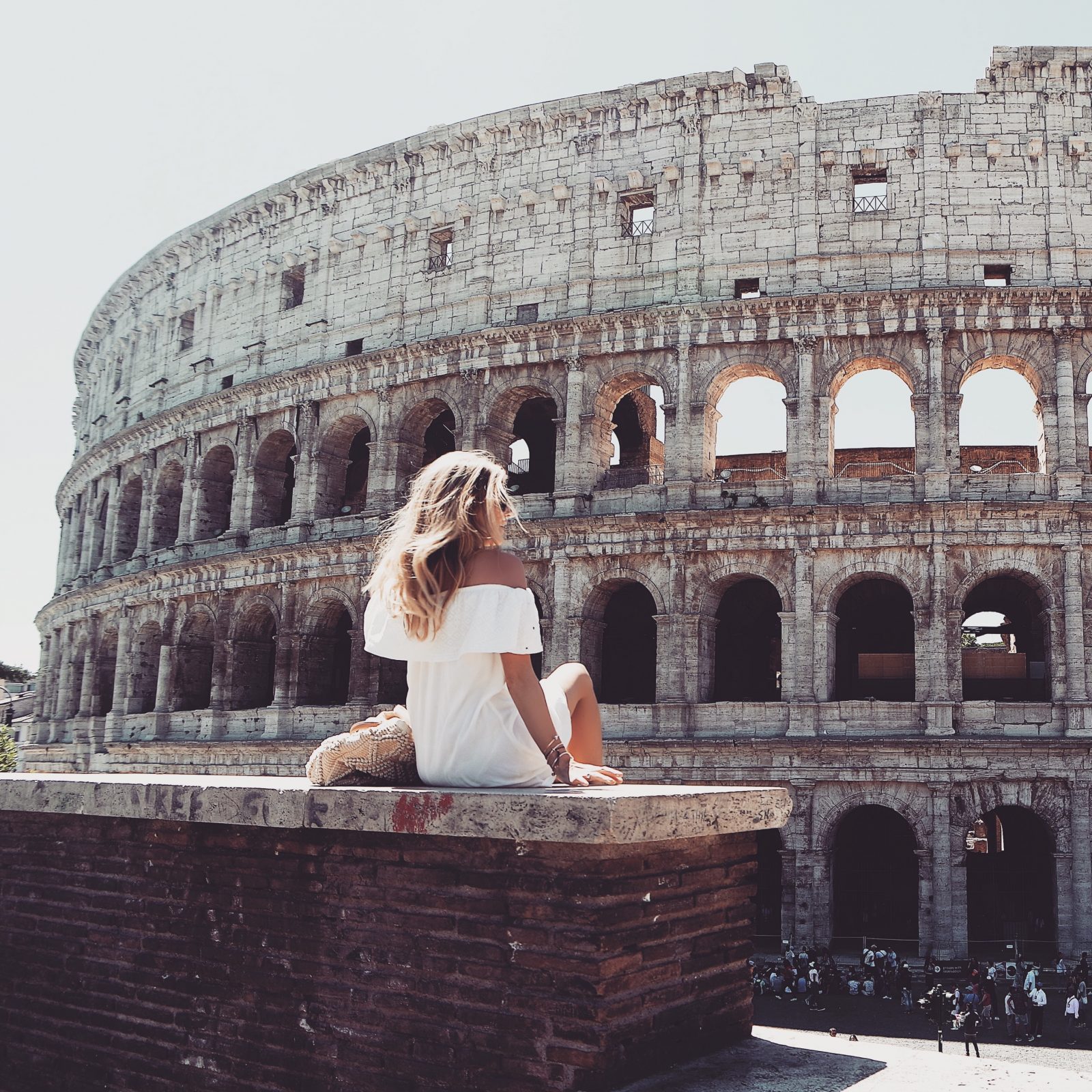 Holiday Lookbook - Rome Colosseum