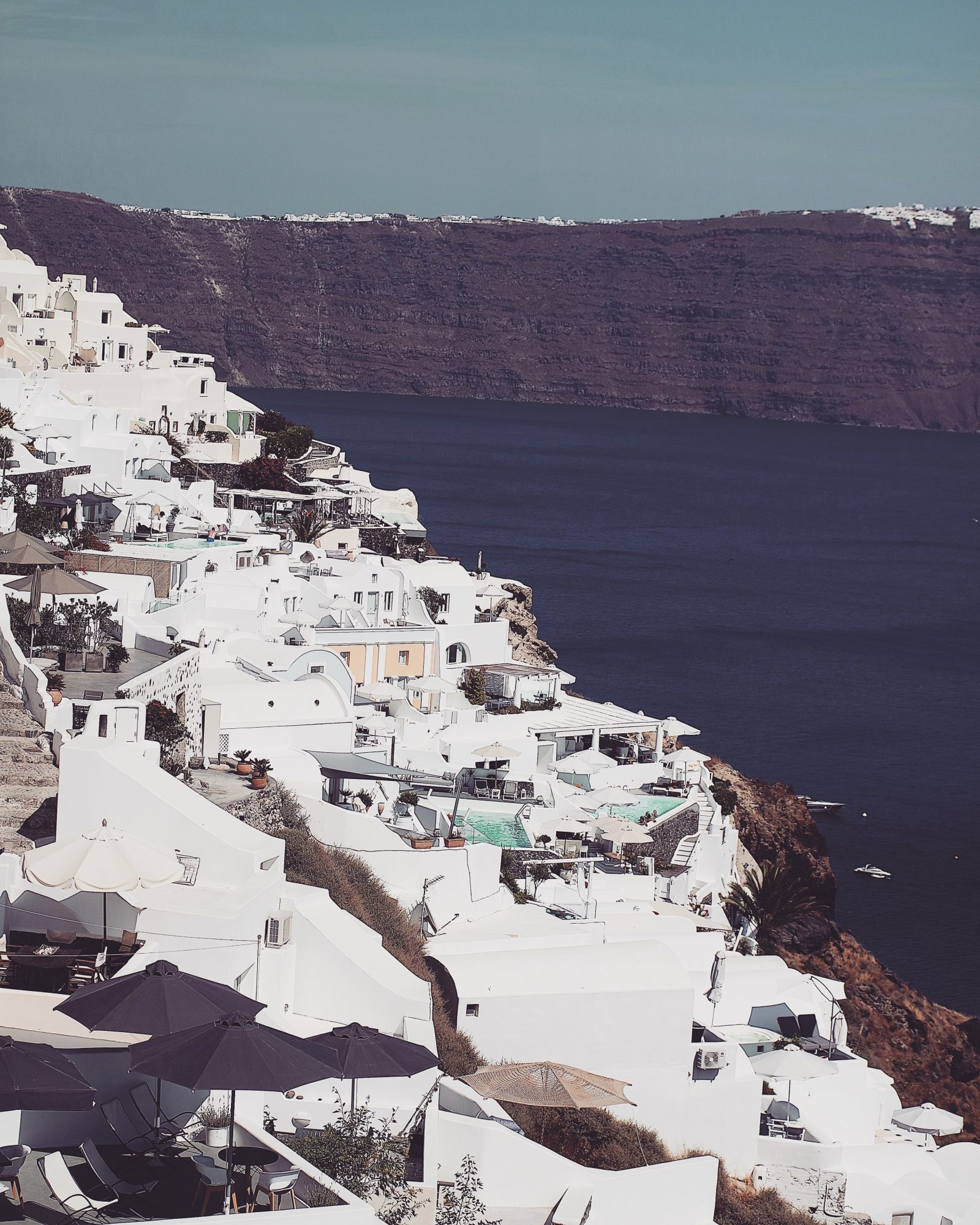 Holiday LookBook - Santorini OIA