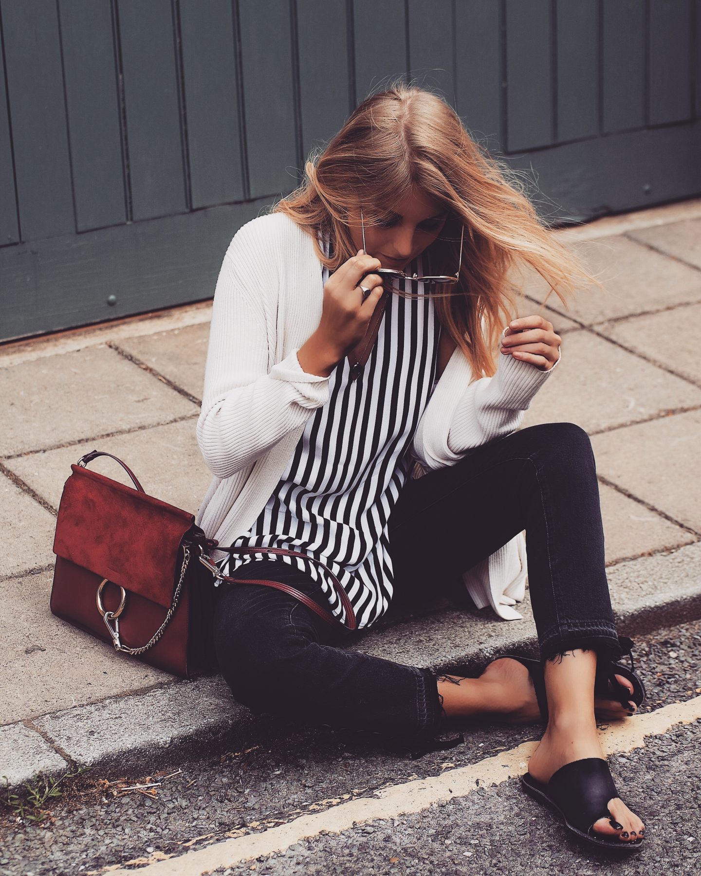 monochrome spring outfits