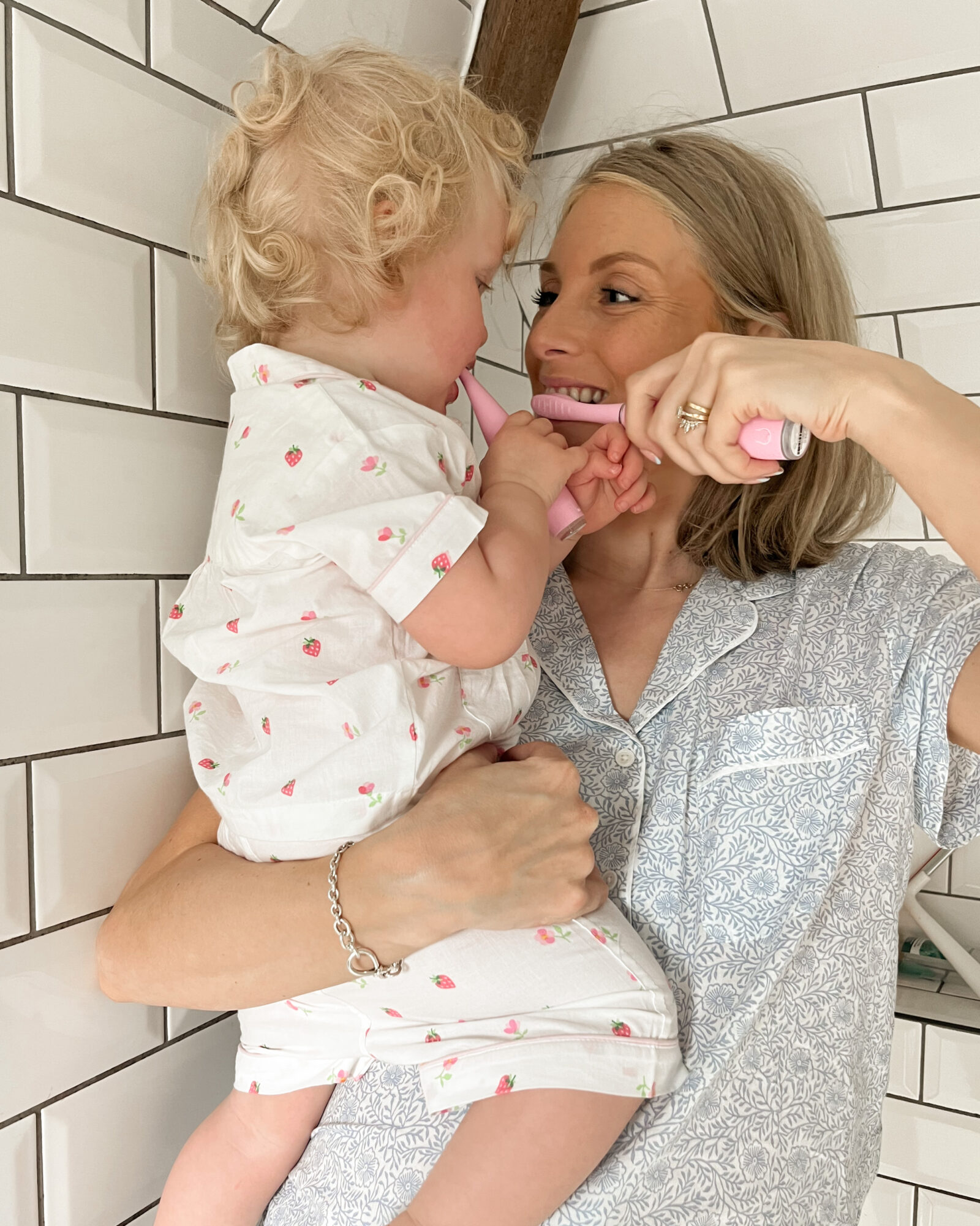 Foreo Issa Silicone Sikat Gigi Bayi